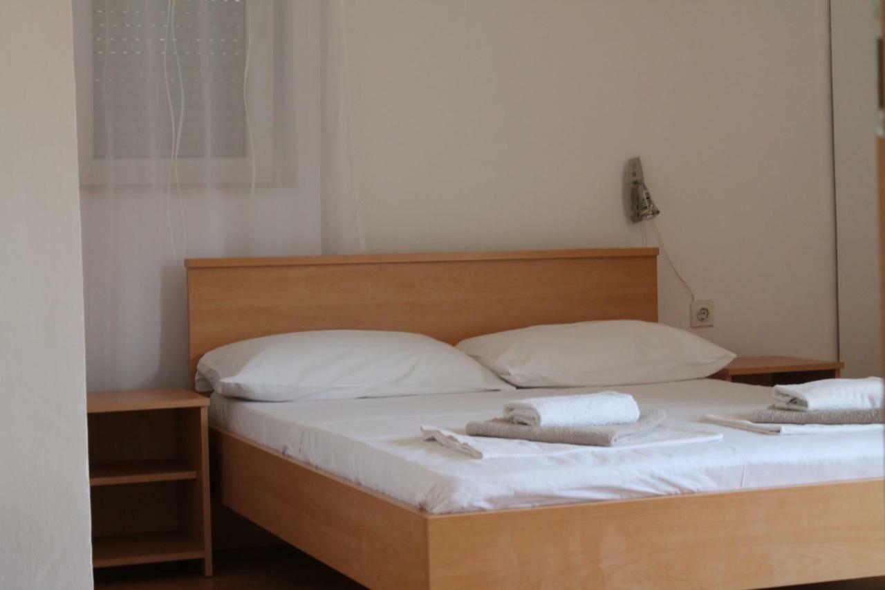Covahouse Apartment Jelsa  Exterior photo