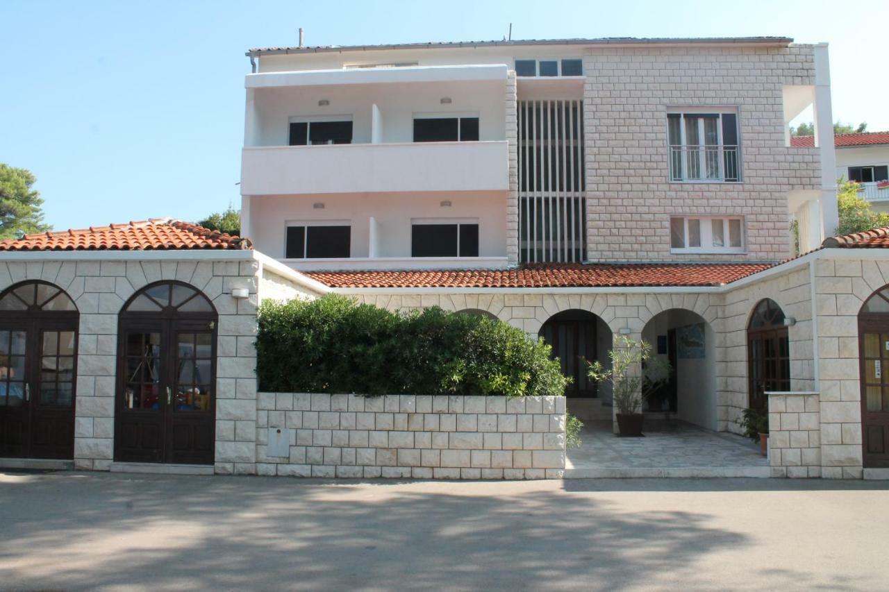 Covahouse Apartment Jelsa  Exterior photo