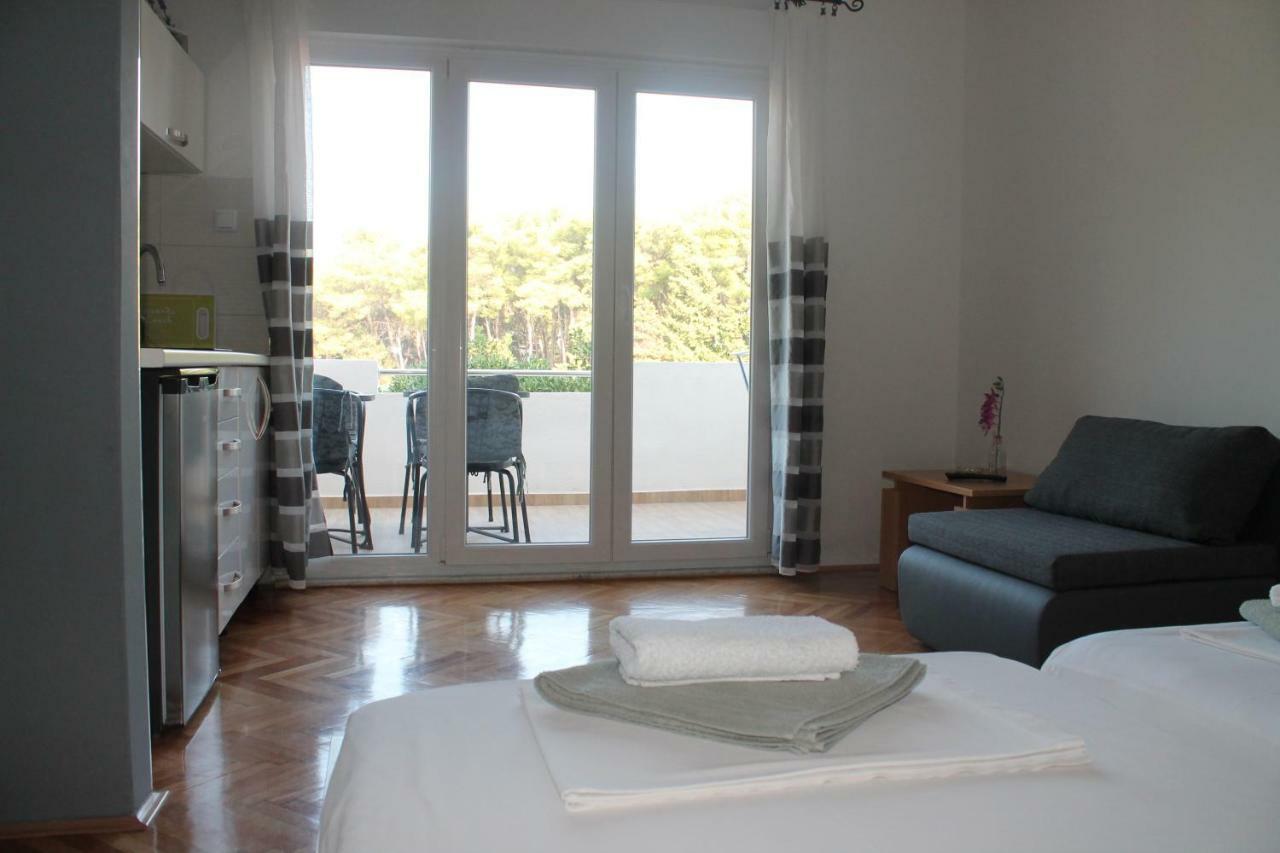 Covahouse Apartment Jelsa  Exterior photo