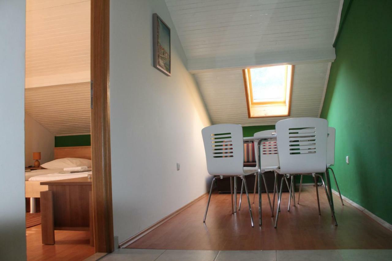 Covahouse Apartment Jelsa  Exterior photo